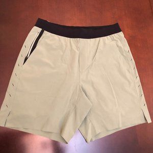 Ten Thousand Interval Short Jungle Green Medium w/ Liner. Like New.
